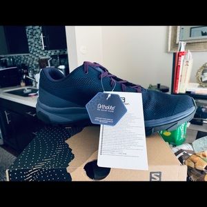 Salomon outline low 10.5